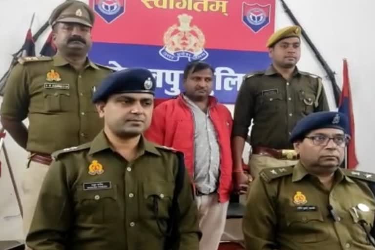 गोरखपुर में अपहरण की साजिश रचने वाले युवक काे पुलिस ने पकड़ लिया.