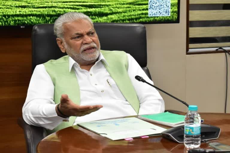 Union Minister of Animal Husbandry  Union Minister reply on Cow Hug day  Cow Hug day  Animal Husbandry  Parshottam Khondabhai Rupala  ദൈവാനുഗ്രഹത്തിനായി പശു ആലിംഗനം  കൗ ഗഹ് ഡേ  കൗ ഗഹ് ഡേ ട്രോളുകള്‍  കേന്ദ്ര മന്ത്രി പർഷോത്തം രൂപാല  വാലന്‍റൈന്‍സ് ഡേ  പശുക്കളെ ആലിംഗനം ചെയ്യാനുള്ള ദിനം  കേന്ദ്ര മൃഗസംരക്ഷണ ബോര്‍ഡ്  പർഷോത്തം രൂപാല  പർഷോത്തം ഖോണ്ടാഭായ് രൂപാല  പശു