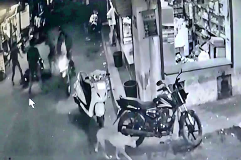 Surat murder incident in busy market caught on CCTV