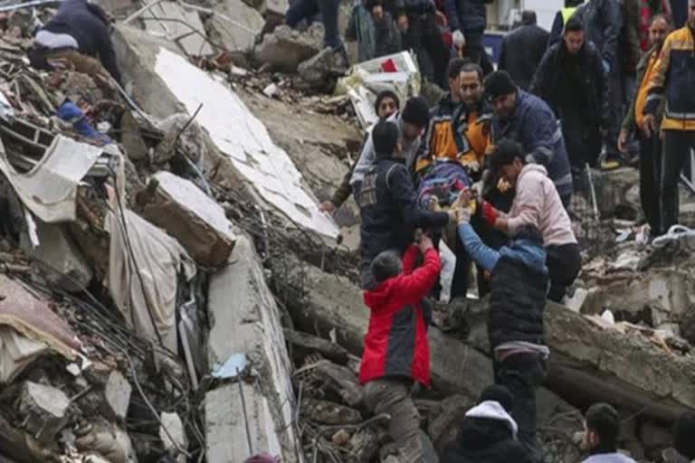 death toll after earthquake in turkey and syria crosses 17000