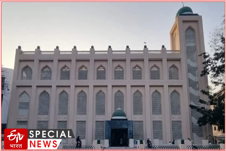 masjid muslim girl entry