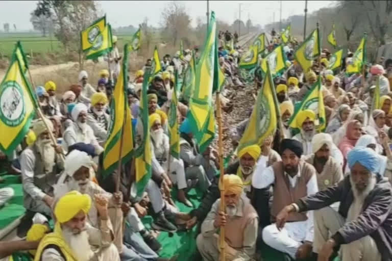 Farmers protest against Railway dept, seek state govt's intervention