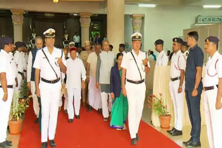 Governor Thawar Chand Gehlot arrived at the session