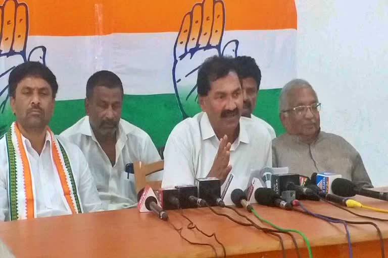 KPCC spokesperson M Laxman spoke at the press conference.