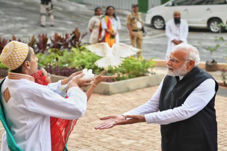 Modi inaugurates Mumbai campus of Dawoodi Bohra institute