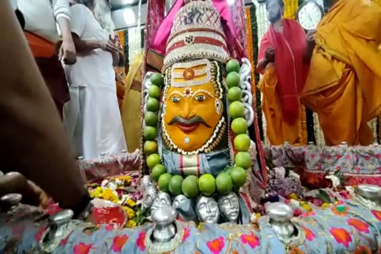 Mahakal makeup in the form of Chandramouleshwar