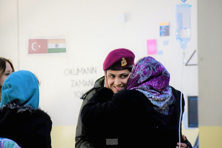 Turkish woman KISS to Indian Army soldier