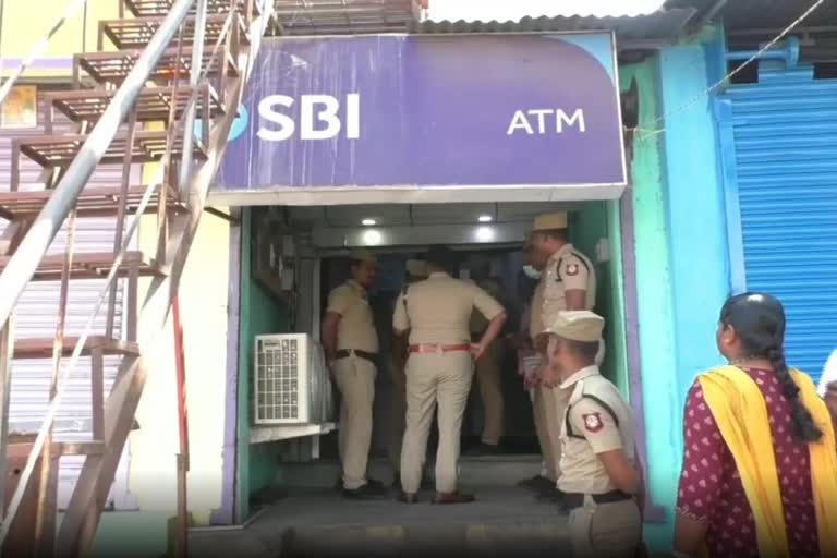 75 lakh rupees looted from 4 ATMs one after the other