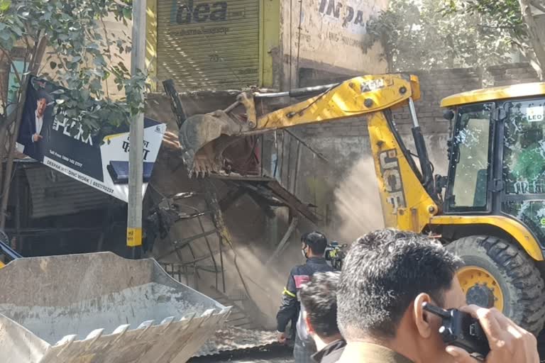 DDA action continues in Mehrauli for fourth day