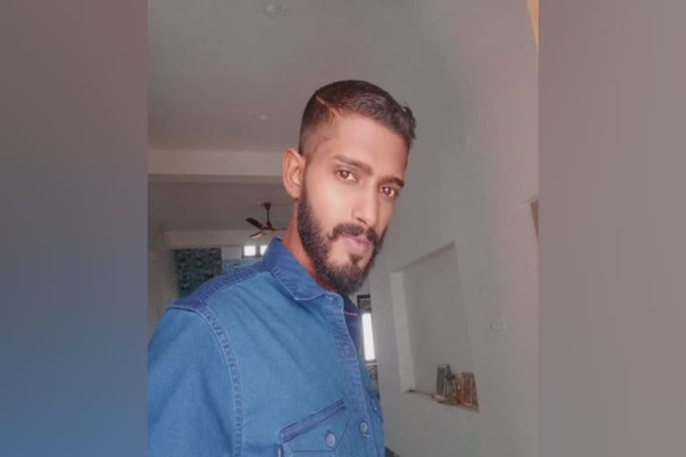 youth died In mysterious circumstances  malappuram mysterious death  vipin death  latest news in malappuram  latest news today  ദുരൂഹ സാഹചര്യത്തിൽ  നിലമ്പൂർ എടക്കര കാപ്പുണ്ടി  ദുരൂഹ സാഹചര്യത്തിൽ മരിച്ച നിലയിൽ കണ്ടെത്തി  എടകര പാർളിയില്‍ വിപിന്‍റെ മരണം  മലപ്പുറം ഏറ്റവും പുതിയ വാര്‍ത്ത  ഇന്നത്തെ പ്രധാന വാര്‍ത്ത