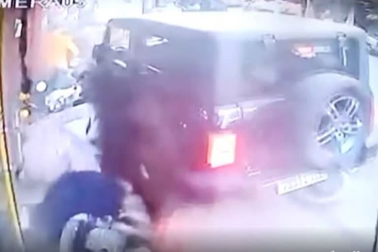 Speeding car rams a shop in Ludhiana's crowed market, video surfaced