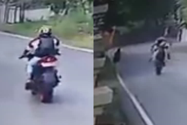 Kallambalam motor bike accident  motor bike accident Thiruvananthapuram  Kallambalam bike stunt on road hits school girl  നടുറോഡില്‍ ബൈക്ക് അഭ്യാസം  നടുറോഡില്‍ ബൈക്ക് അഭ്യാസം തിരുവനന്തപുരം  ബൈക്ക് അഭ്യാസത്തിനിടെ വിദ്യാര്‍ഥിനിയെ ഇടിച്ചിട്ടു