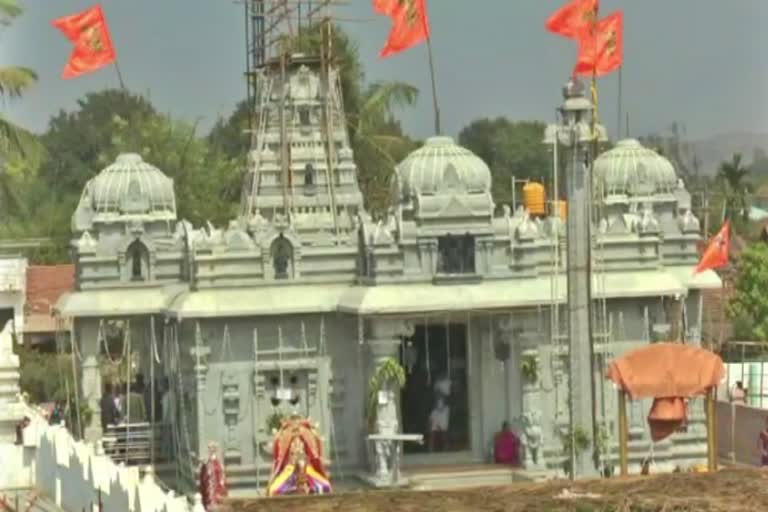 Villagers built temple in Hoysala style at Davanagere