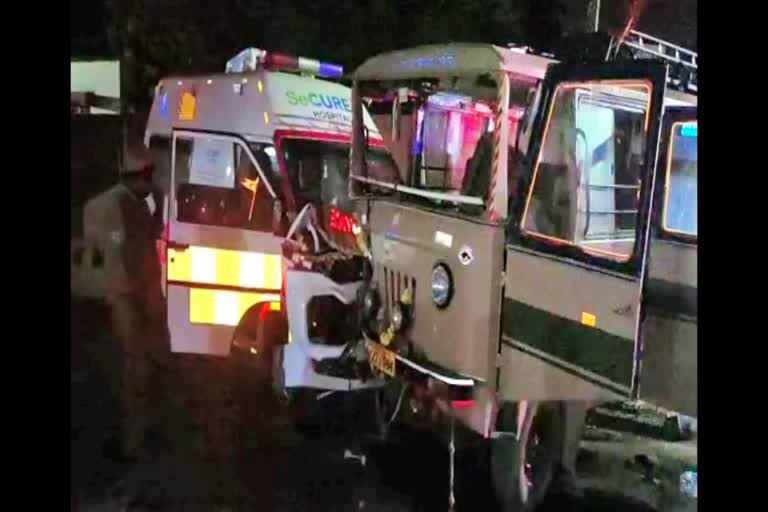 Accident between ambulance and tempo