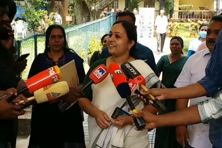 veena george  minister veena George  food safety  health card  kerala news  malayalam news  ഭക്ഷ്യസുരക്ഷ  ടൈഫോയിഡിനുള്ള വാക്‌സിന്‍  കാരുണ്യ  ആരോഗ്യമന്ത്രി  വീണ ജോര്‍ജ്  ഹെല്‍ത്ത് കാര്‍ഡ്