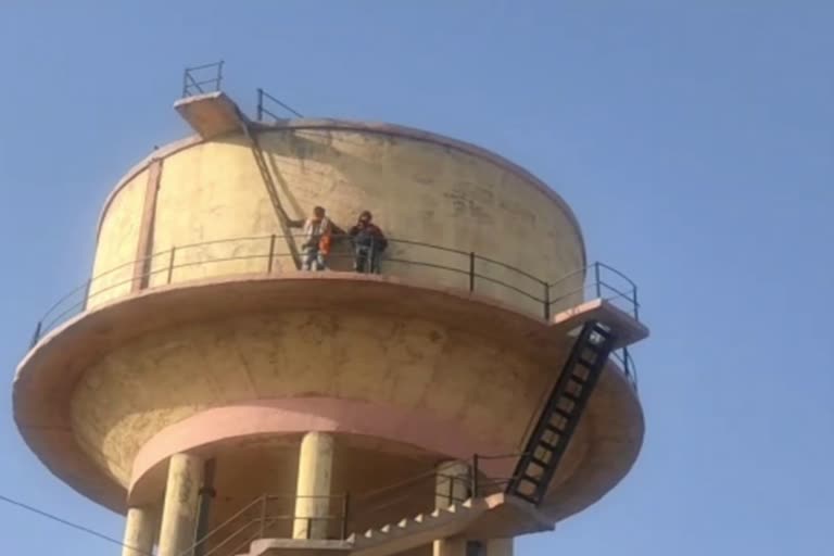 People climbed atop water tank in Hanumangarh