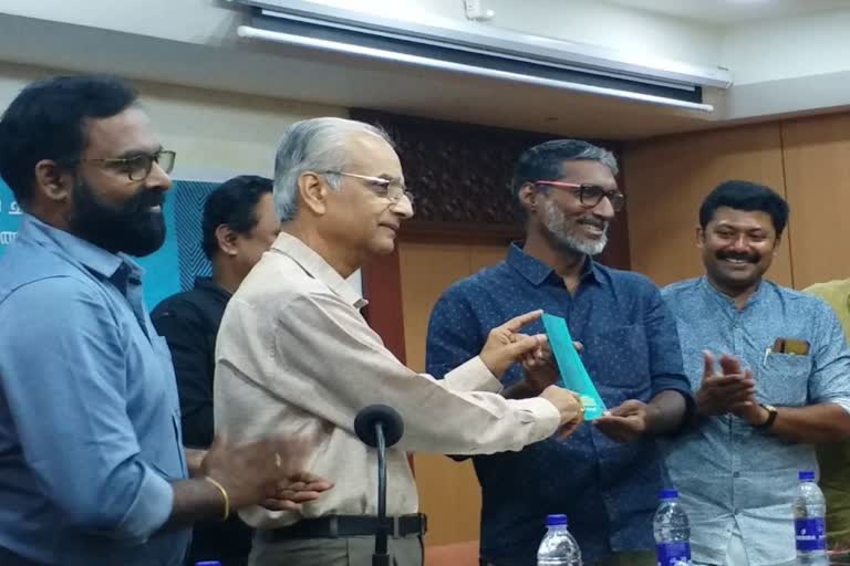 Binoy krishnans amoortham poems Released  amoortham poems Released by k jayakumar ias  ബിനോയ് കൃഷ്‌ണന്‍റെ കവിതാസമാഹാരം  അമൂർത്തം പ്രകാശനം ചെയ്‌തു  കെ ജയകുമാർ ഐഎഎസ്  ബിനോയ് കൃഷ്‌ണന്‍റെ കവിത അമൂര്‍ത്തം  ബിനോയ് കൃഷ്‌ണന്‍റെ അമൂര്‍ത്തം  Binoy krishnans amoortham poems