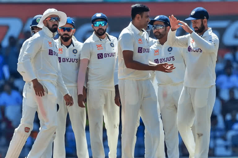 ICC Test ranking 2023  No1 India back to second spot  No1 India back to second spot in ICC raking list  ಐಸಿಸಿ ರ‍್ಯಾಂಕಿಂಗ್‌ ಘೋಷಣೆ ವೇಳೆ ತಾಂತ್ರಿಕ ದೋಷ  4 ಗಂಟೆಗಳ ಕಾಲ ಮೂರೂ ರಂಗಗಳಲ್ಲಿ ಭಾರತ ನಂ1 ಸ್ಥಾನ  ಐಸಿಸಿ ರ‍್ಯಾಂಕಿಂಗ್‌ ಹೊಸ ಪಟ್ಟಿ  ಅಂತಾರಾಷ್ಟ್ರೀಯ ಕ್ರಿಕೆಟ್ ಮಂಡಳಿ  ಮೊದಲ ಟೆಸ್ಟ್‌ನಲ್ಲಿ ಸೋತಿದ್ದ ಆಸೀಸ್  ಏಕದಿನ ಹಾಗೂ ಟಿ20ಯಲ್ಲಿ ಟೀಂ ಇಂಡಿಯಾ ನಂಬರ್ ಒನ್