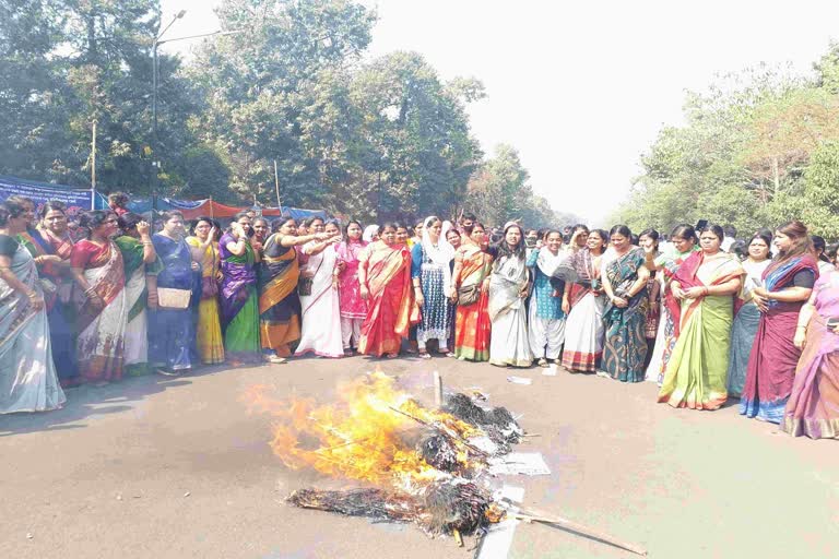 BJD stages protest in Bhubaneswar