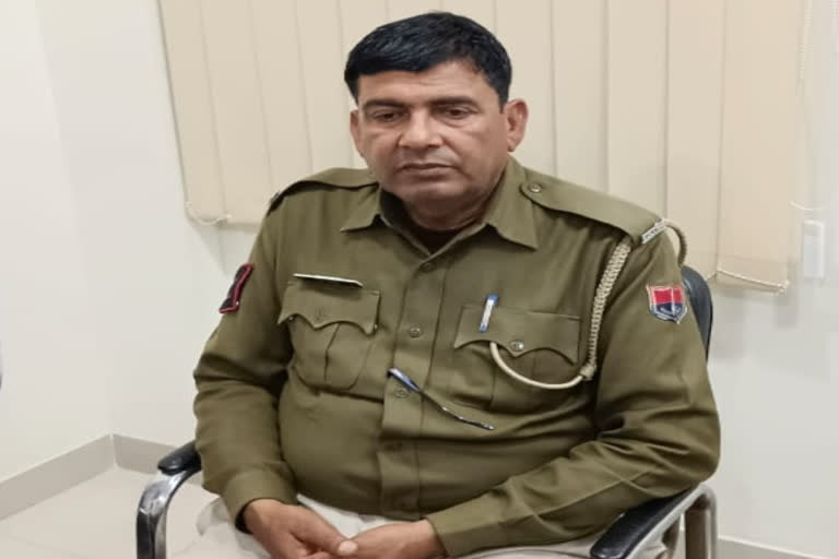 Head constable caught red handed with bribe money of Rs 20000