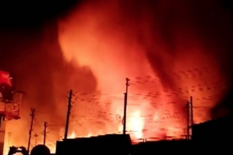 massive-fire-damages-several-shops