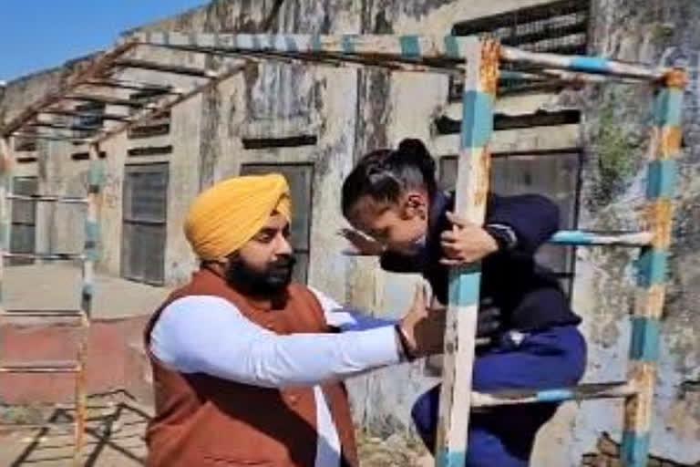 Punjab Education Min' issues grant to renovate govt. school within 6 months, Manish Sisodia says 'no education minister of states ruled by BJP-Cong' works so hard'