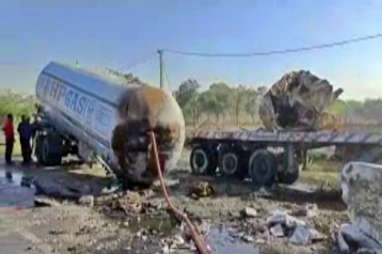 four-killed-as-truck-carrying-lpg-cylinders-rams-into-marble-laden-truck-in-ajmer