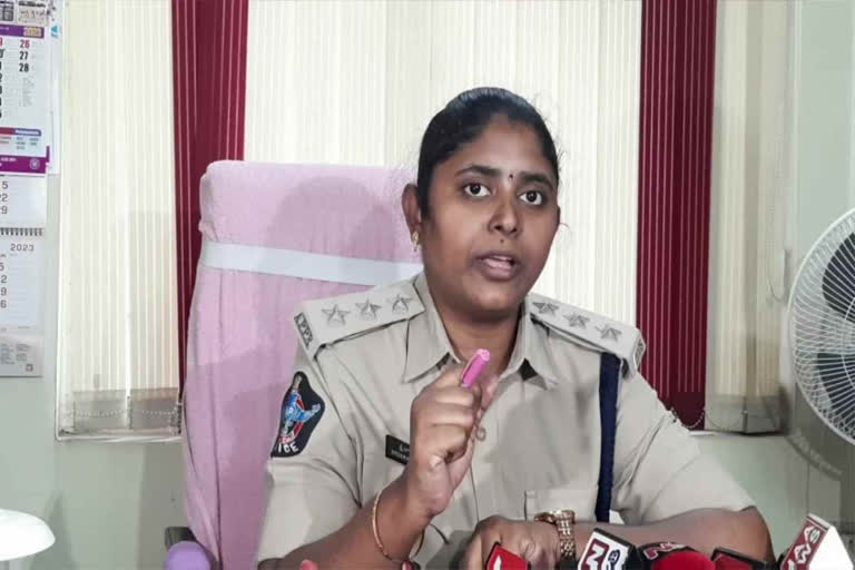 VISAKHA ACP ON YOUNG MEN ATTACK ON FAMILY