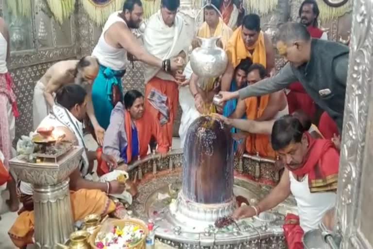 uma bharti reached ujjain mahakal temple