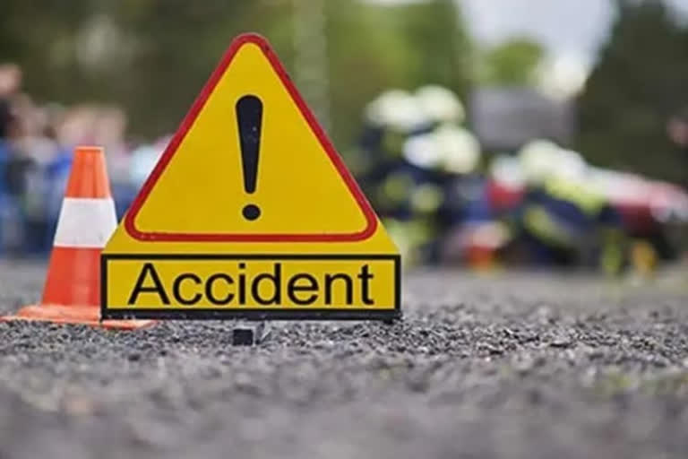 سڑک حادثے میں تین کی موت، دولہا سمیت چھ زخمی