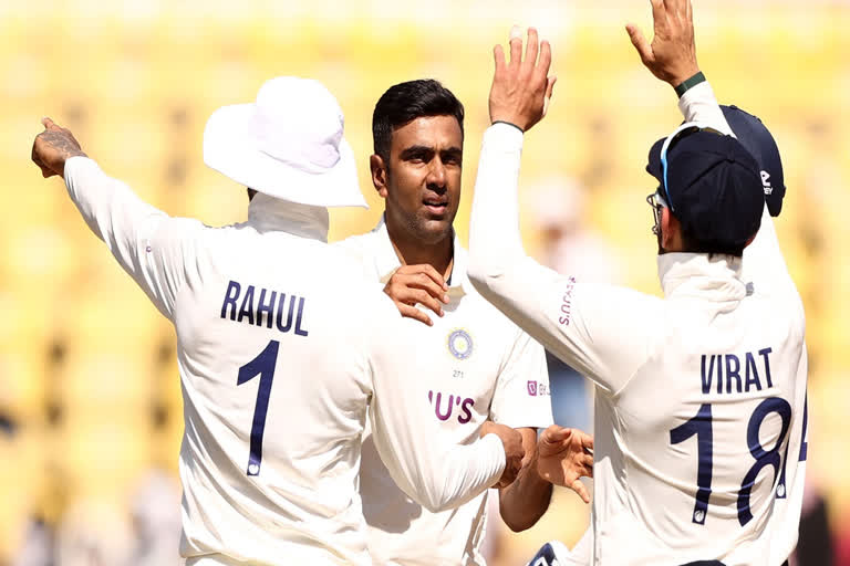 R Ashwin strikes in first over, Travis Head departs for 43