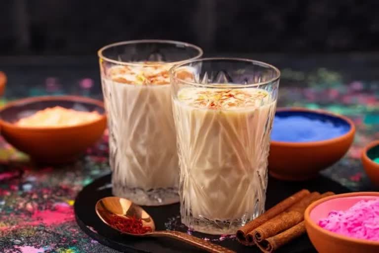 people fell ill after drinking Thandai in shivpuri