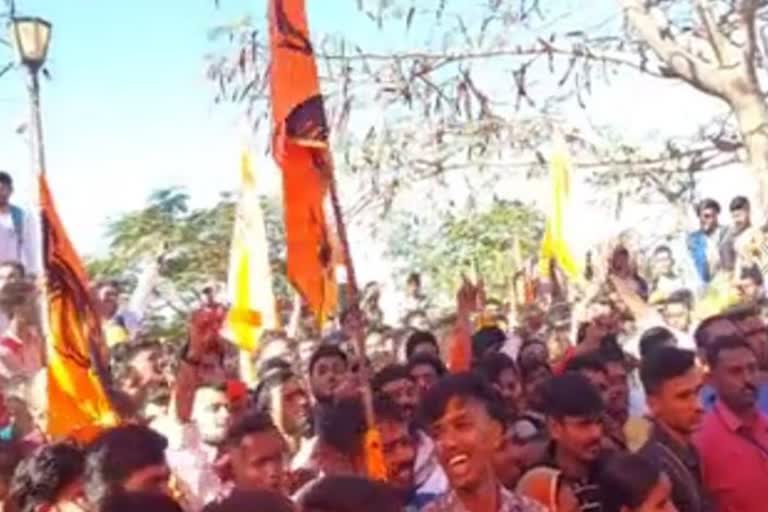 Shivaji supporters stopped from entering Pune Fort