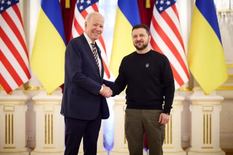 Joe Biden surprise visit to Kyiv ahead of Ukraine war anniversary  യുഎസ് പ്രസിഡന്‍റ് ജോ ബൈഡന്‍  ബൈഡന്‍റെ അപ്രതീക്ഷിത സന്ദര്‍ശനം  വൊളാഡിമിര്‍ സെലന്‍സ്‌കി  ജോ ബൈഡന്‍ കീവ് സന്ദര്‍ശനം  Joe Biden visit to Kyiv  Ukraine Russia war  യുക്രൈന്‍ റഷ്യ യുദ്ധം  അന്താരാഷ്‌ട്ര വാര്‍ത്തകള്‍  international news