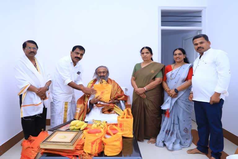 Ravishankar Guruji welcomed by Temple Management