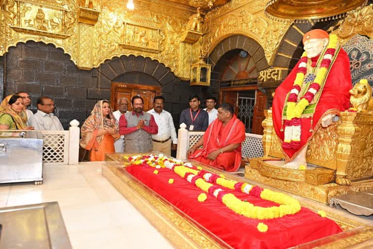 Mukhtar Abbas Naqvi in Shirdi