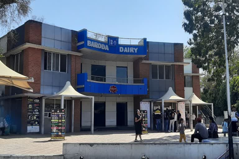 Baroda Dairy: બરોડા ડેરીના કાર્યકારી પ્રમુખ અને ઉપપ્રમુખ પદેથી જી બી સોલંકીનું રાજીનામું