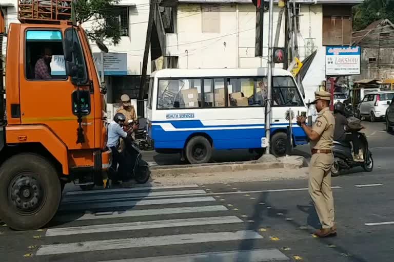 traffic rules  motor vehicle department  motor vehicle department strict action  road accident in kerala  number plates  obeying traffic signal  operation safe school  latest news in trivandrum  latest news today  ട്രാഫിക് ലംഘനം  മോട്ടോര്‍ വാഹന വകുപ്പ്  റോഡപകട മരണങ്ങൾ  ലൈൻ ട്രാഫിക് ലംഘനം  നമ്പർ പ്ലേറ്റുകൾ  സീബ്രാ ക്രോസ്  ഓപ്പറേഷൻ സേഫ് സ്‌കൂൾ  സ്‌കൂള്‍ ബസുകളിലും കര്‍ശന പരിശോധന  തിരുവനന്തപുരം ഏറ്റവും പുതിയ വാര്‍ത്ത  ഇന്നത്തെ പ്രധാന വാര്‍ത്ത