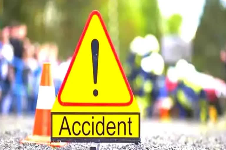 Road accident in Karnal Thar jeep hit couple in Karnal youth died in road accident in Karnal