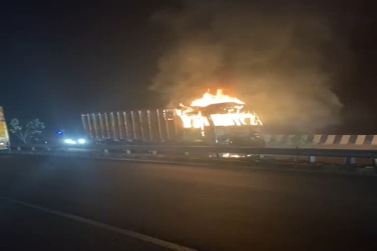 fire in moving truck in Gwalior