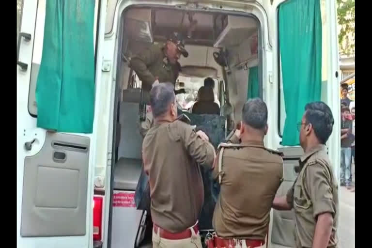 Child killed after truck drags him for 2 kms in Mahoba, Uttar Pradesh