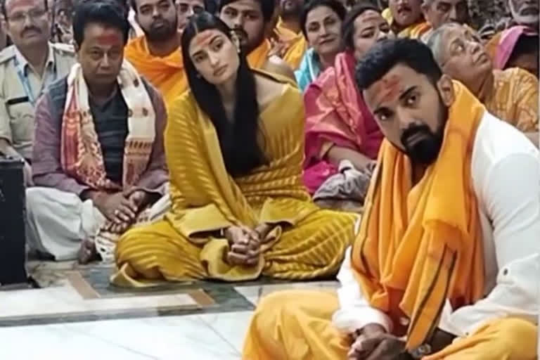 Athiya Shetty and KL Rahul visit Mahakaleshwar temple post wedding