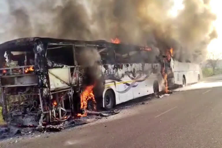 fire accident at hyderabad vijayawada highway at suryapet and rtc buses got burnt