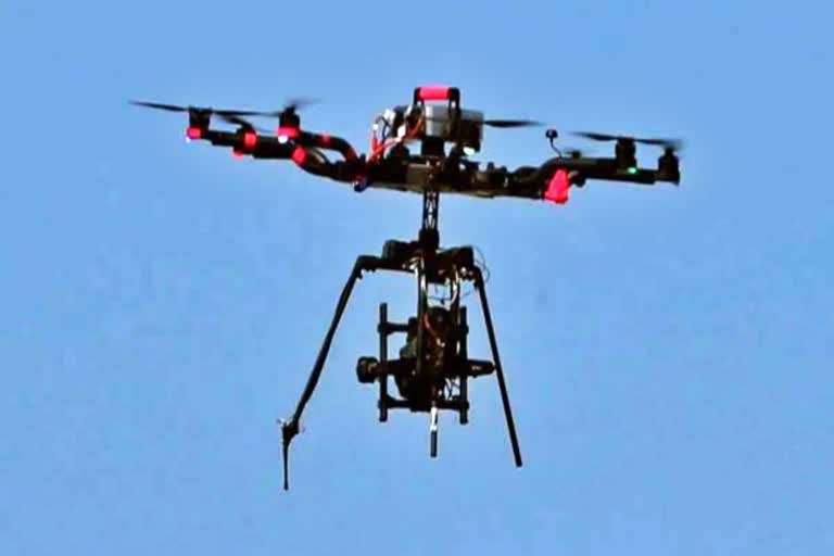 Again Pakistan drone movement in India  Army fired 23 rounds in Punjab  Pakistan drone movement  ಭಾರತ ಪಾಕ್​ ಗಡಿಯಲ್ಲಿ ಮತ್ತೆ ಡ್ರೋನ್​ ಹಾವಳಿ  ಗುಂಡಿನ ದಾಳಿ ನಡೆಸಿದ ಭದ್ರತಾ ಪಡೆ  ಪಾಕಿಸ್ತಾನವು ಅನೈತಿಕ ಚಟುವಟಿಕೆ  ಡ್ರೋನ್‌ನಿಂದ ಬಿದ್ದ ಹೆರಾಯಿನ್ ವಶ  ಪಠಾಣ್‌ಕೋಟ್ ಮತ್ತು ಫಿರೋಜ್‌ಪುರದಲ್ಲೂ ಡ್ರೋನ್‌ ಹಾವಳಿ  ಚಲಿಸುತ್ತಿದ್ದ ಕಾರಿನಲ್ಲಿ ಕಾಣಿಸಕೊಂಡ ಬೆಂಕಿ