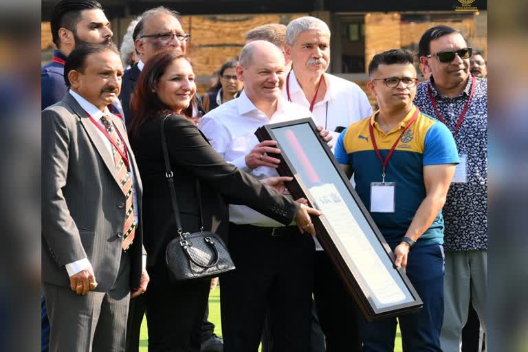 German Chancellor interacts with RCB team in Bengaluru