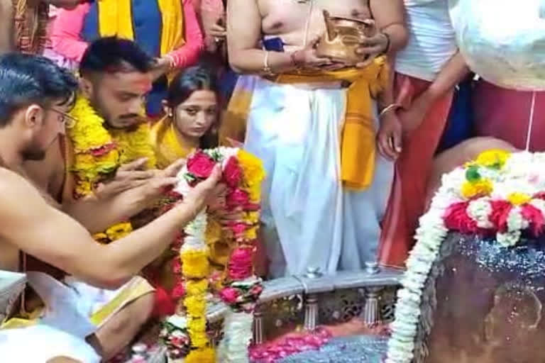 Indian cricketer Axar Patel visits Mahakaleshwar temple in Ujjain with wife