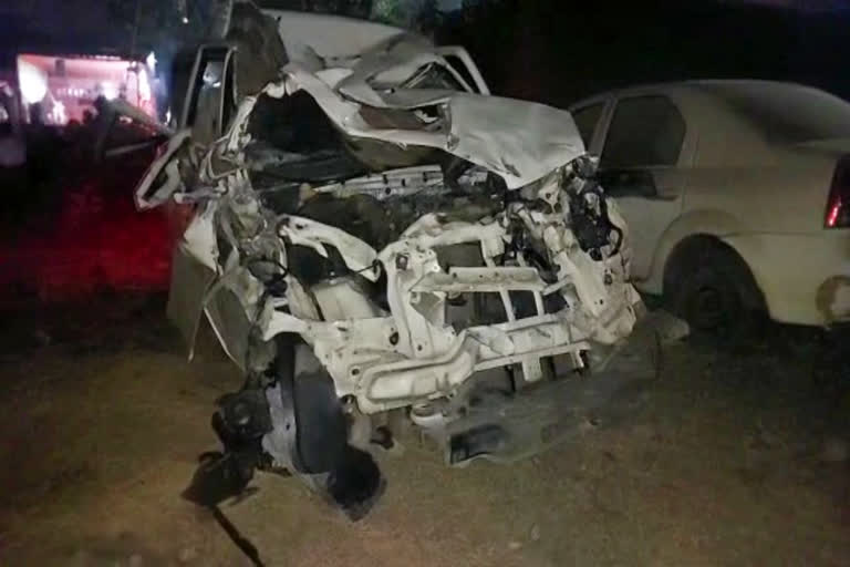 Road accident in West Bengal's Anansol