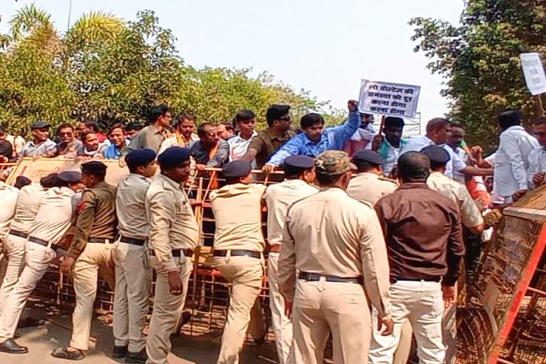 BJP protested for water in Dhamtari