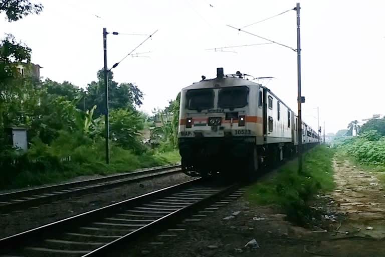 Traffic started on Indira Bridge