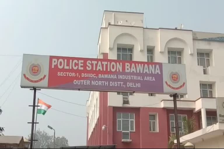 Murder in Bawana Delhi: બવાનામાં કારખાનેદારની લાકડીના ઘા મારી કરાઈ હત્યા